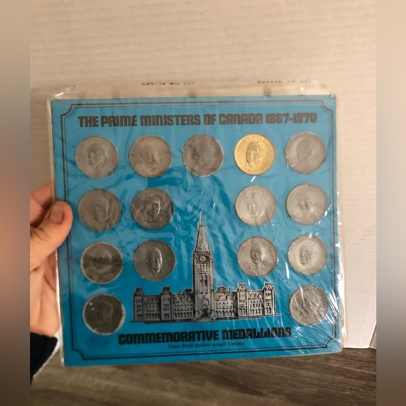 Vtg Shell Canada Collectible Prime Ministers Coin Set - Picture 6 of 8